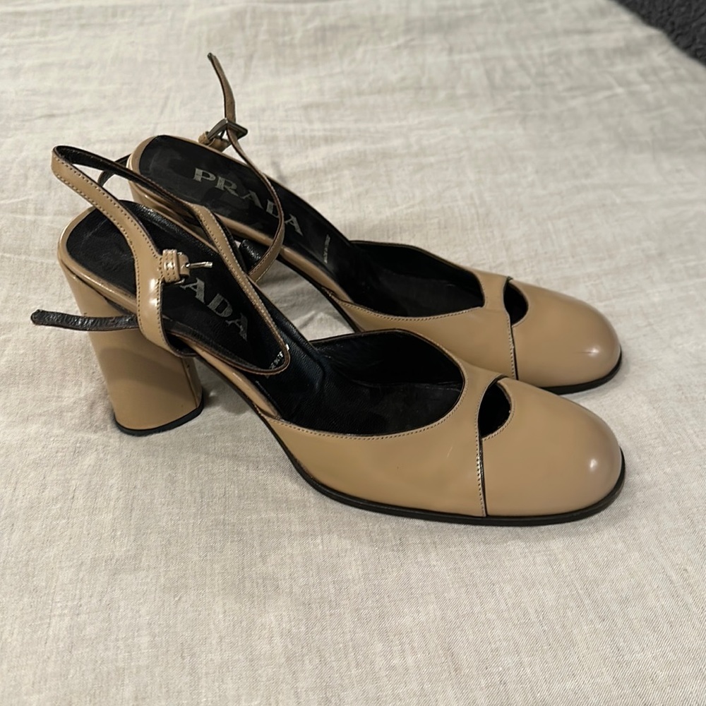 Prada nude block heel EUC
